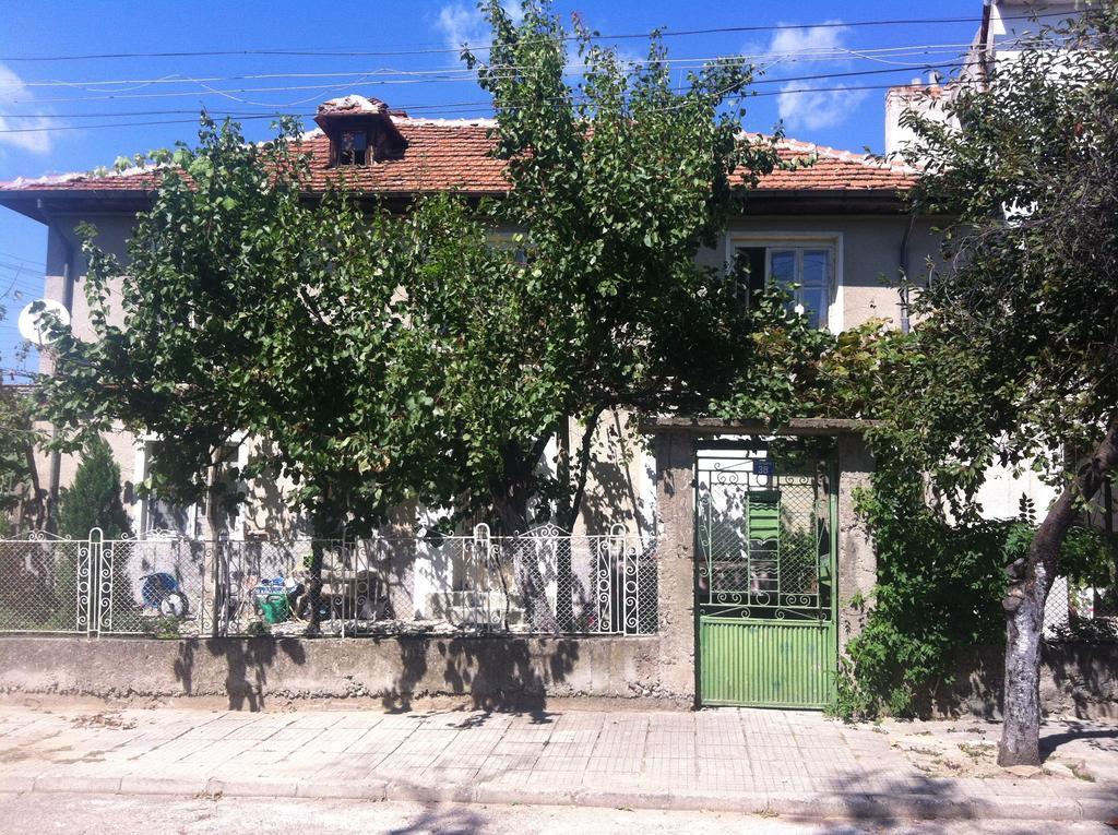 היסריה Guest House Nadezhda מראה חיצוני תמונה
