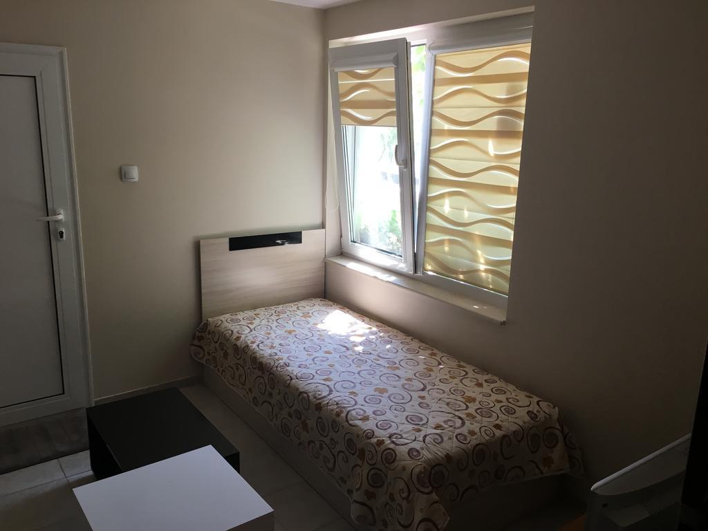 היסריה Guest House Nadezhda מראה חיצוני תמונה
