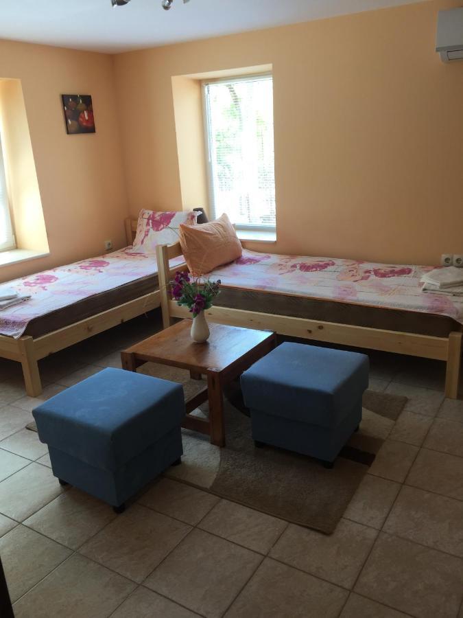 היסריה Guest House Nadezhda מראה חיצוני תמונה